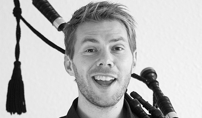  Claus Reiss: A Danish Bagpipe Comedian