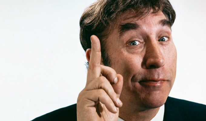 York honours Frankie Howerd | Plaque at his first home
