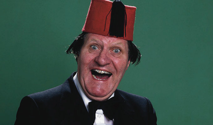 V&A acquires Tommy Cooper archive : News 2016 : Chortle : The UK
